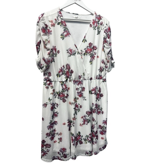 White Floral Ruched Sleeve Mini Dress Babydoll Fit Stretch Lightweight XL - Picture 3 of 13